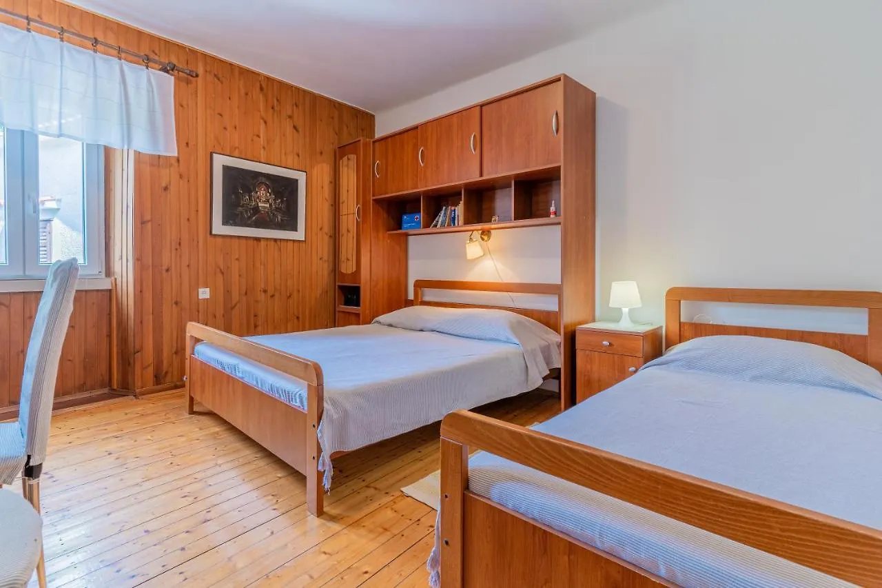 Pensionat Soba Cres Hotell